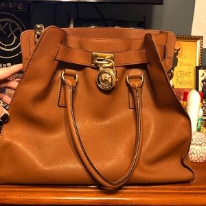 BEAUTIFUL Michael Kors Purse!